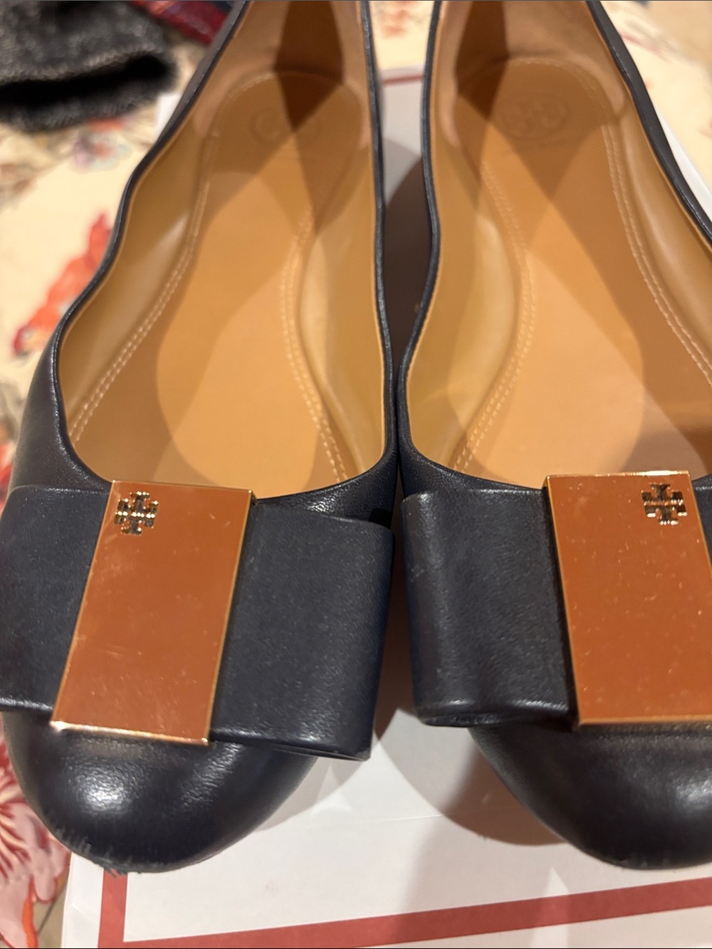 Tory Burch navy signature flats like new
